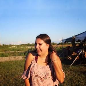 Meet your Posher, Ariana